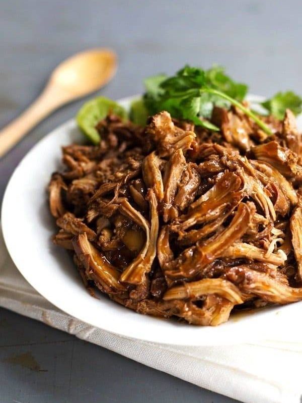 Honey Glazed Crockpot Chicken Adobo - simple pantry ingredients, hardly any hands-on time, 200 calories. | https://corps-leger.today